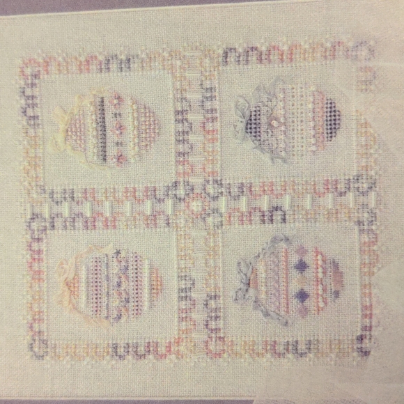 Just CrossStitch Magazine April 2000 - Picture 10 of 13